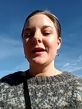 Snapshot of SwedishJennifer chatting on 04.01.26 SwedishJennifer online show from 04.01.26