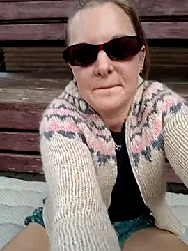 Snapshot of SwedishJennifer chatting on 05.04.26 SwedishJennifer online show from 05.04.26