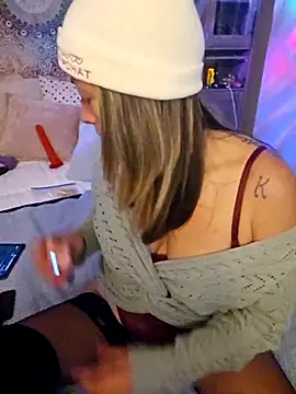 Snapshot of _NinaLuvSins_ chatting on 10.29.25 NinaLuvSins online show from 10.29.25