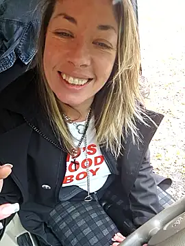 Snapshot of _NinaLuvSins_ chatting on 11.22.25 NinaLuvSins online show from 11.22.25