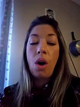 Snapshot of _NinaLuvSins_ chatting on 12.16.25 NinaLuvSins online show from 12.16.25