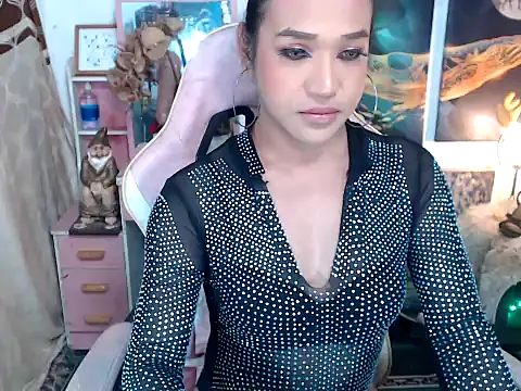 AsianMariaTs online show from 11.11.25