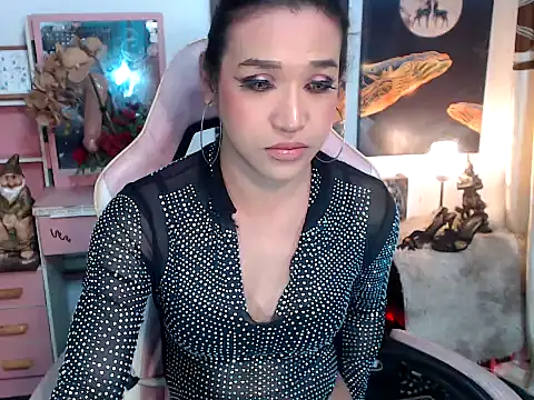 AsianMariaTs online show from 11.25.25