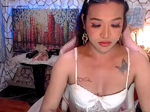 AsianMariaTs online show from 04.21.26