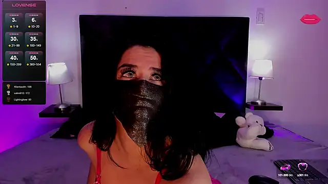 Zafira Alabi online show from 02.15.25