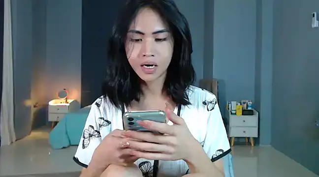 Snapshot of _FoxyFlair chatting on 12.23.24 FoxyFlair online show from 12.23.24