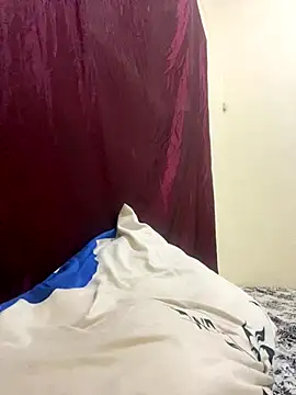 Snapshot of _FoxyFlair chatting on 12.03.25 FoxyFlair online show from 12.03.25