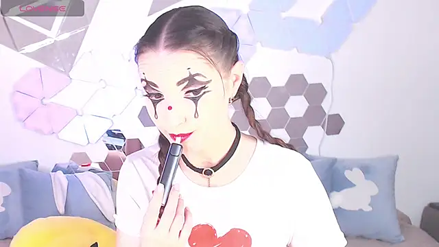 Snapshot of LexiKiss chatting on 12.11.24 LexiKiss online show from 12.11.24