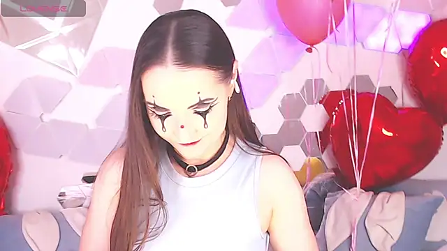 Snapshot of LexiKiss chatting on 02.13.25 LexiKiss online show from 02.13.25