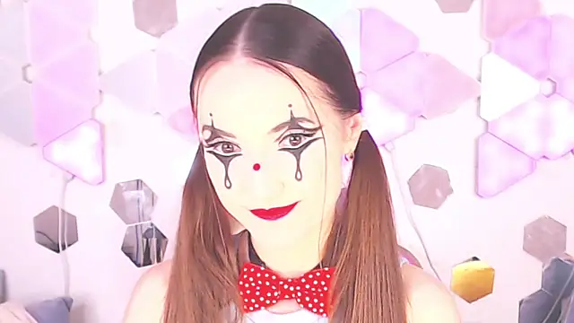 Snapshot of LexiKiss chatting on 09.19.25 LexiKiss online show from 09.19.25