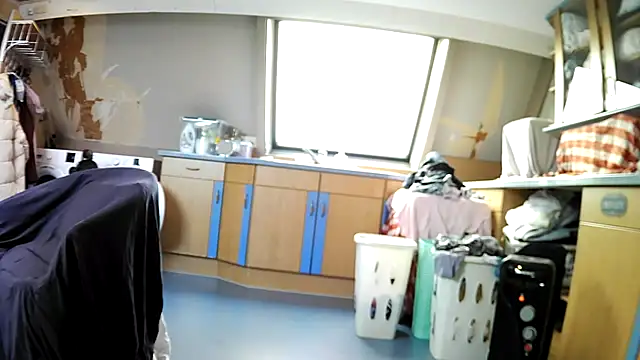 Snapshot of SexyAmanda32 chatting on 12.21.25 SexyAmanda32 online show from 12.21.25