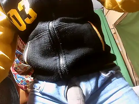 Snapshot of desiboy1101 chatting on 01.03.25 desiboy1101 online show from 01.03.25