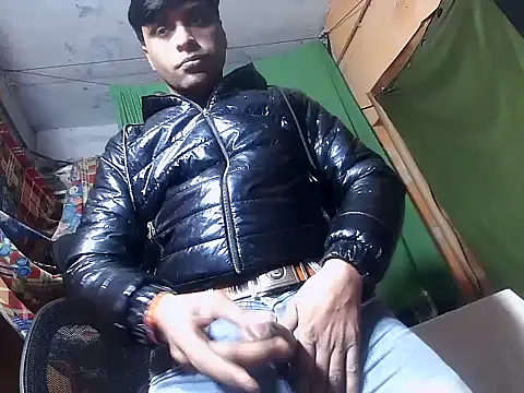 Snapshot of desiboy1101 chatting on 01.05.25 desiboy1101 online show from 01.05.25