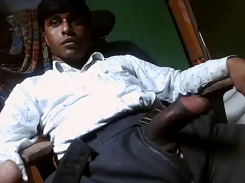 Snapshot of desiboy1101 chatting on 03.16.25 desiboy1101 online show from 03.16.25