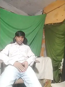 Snapshot of desiboy1101 chatting on 12.14.25 desiboy1101 online show from 12.14.25