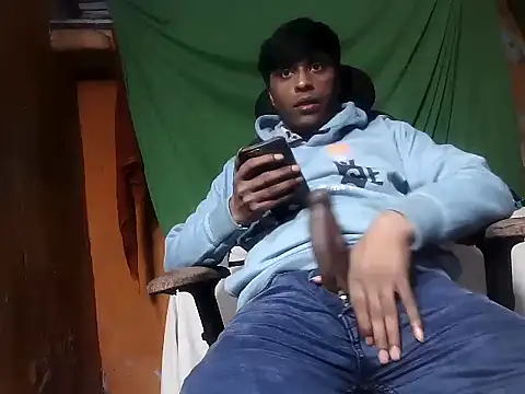 Snapshot of desiboy1101 chatting on 12.22.25 desiboy1101 online show from 12.22.25