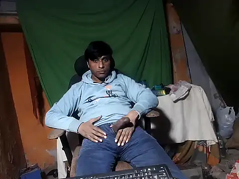 Snapshot of desiboy1101 chatting on 01.11.26 desiboy1101 online show from 01.11.26