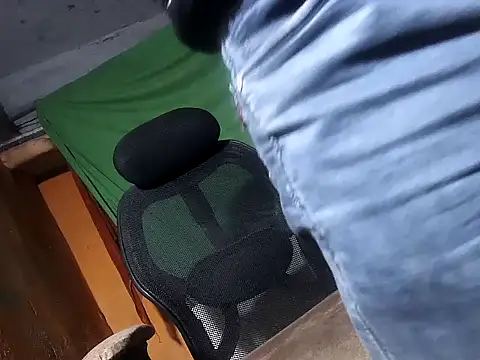 Snapshot of desiboy1101 chatting on 01.13.26 desiboy1101 online show from 01.13.26