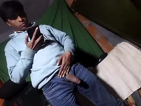 Snapshot of desiboy1101 chatting on 01.14.26 desiboy1101 online show from 01.14.26