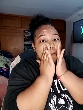 Snapshot of Daddys_girl1 chatting on 12.19.25 Daddys girl1 online show from 12.19.25