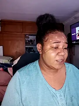 Snapshot of Daddys_girl1 chatting on 12.21.25 Daddys girl1 online show from 12.21.25