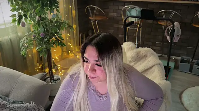 Snapshot of Monageil chatting on 03.20.26 Monageil online show from 03.20.26