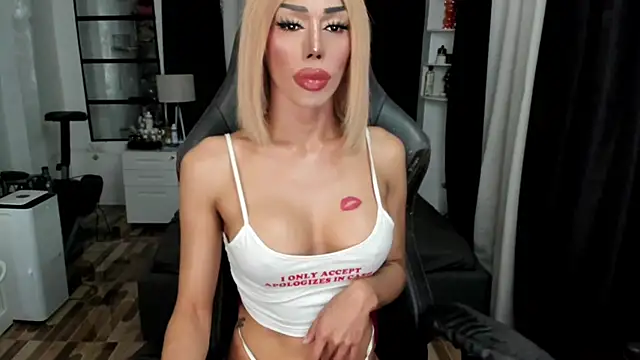 Forever MissCandace online show from 05.26.26