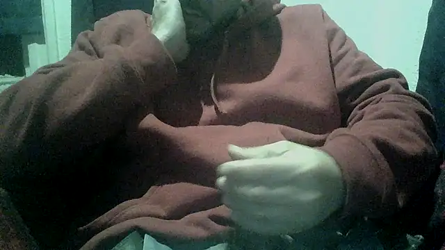 Snapshot of loozamangos chatting on 12.02.25 loozamangos online show from 12.02.25