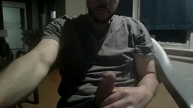 Snapshot of loozamangos chatting on 12.04.25 loozamangos online show from 12.04.25