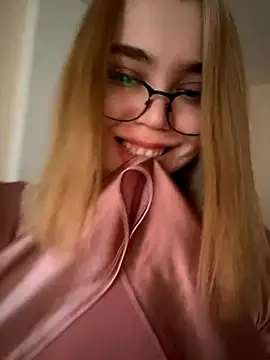 Snapshot of Nami_ninja chatting on 11.29.25 Nami ninja online show from 11.29.25