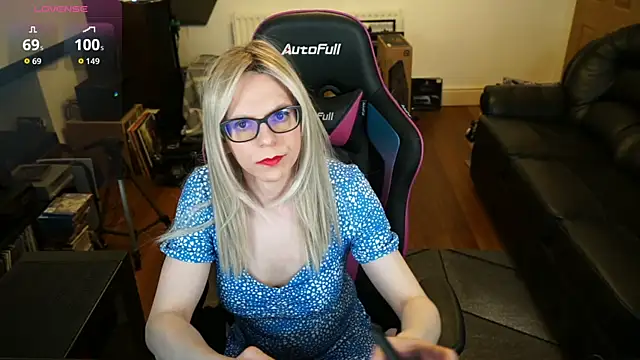 Snapshot of KelseyCobalt chatting on 05.24.26 KelseyCobalt online show from 05.24.26