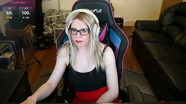 Snapshot of KelseyCobalt chatting on 05.27.26 KelseyCobalt online show from 05.27.26