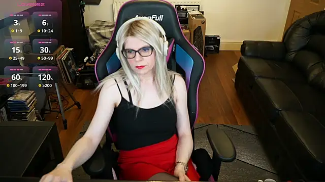Snapshot of KelseyCobalt chatting on 06.15.26 KelseyCobalt online show from 06.15.26
