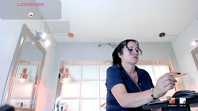 Snapshot of LADY_HELLEN chatting on 06.12.26 LADY HELLEN online show from 06.12.26