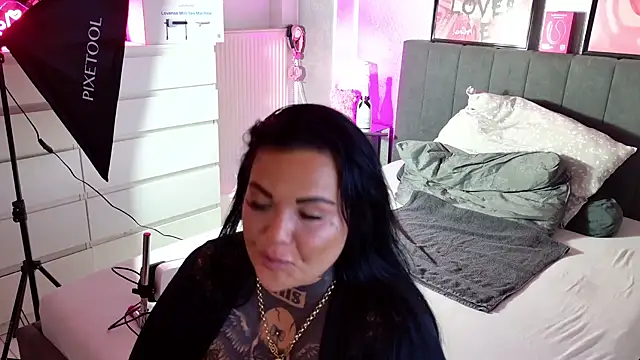  MelinaCurves  online show from 03.19.25