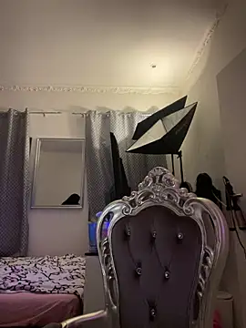  MelinaCurves  online show from 10.13.25