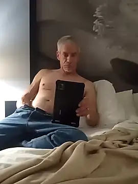 Snapshot of Biknight chatting on 12.13.24 Biknight online show from 12.13.24