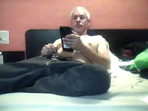 Snapshot of Biknight chatting on 12.24.24 Biknight online show from 12.24.24