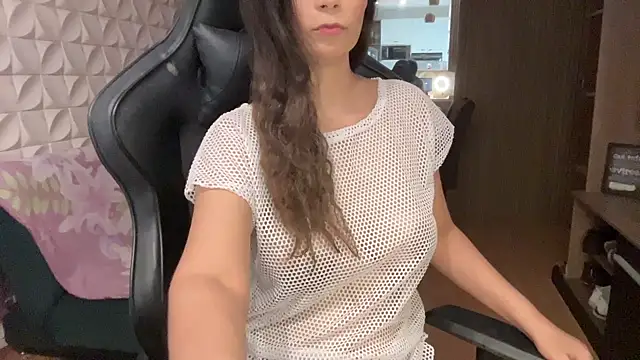 Leilacharlotte online show from 04.23.26