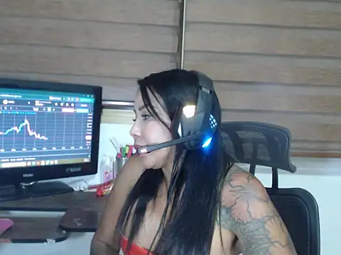 ERIKA-THEDOLL online show from 09.24.25