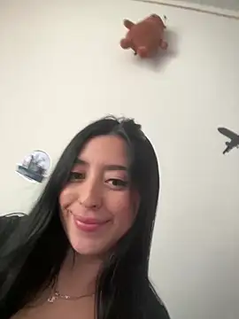 Snapshot of Sofhi_corolinne31 chatting on 12.10.24 Sofhi corolinne31 online show from 12.10.24