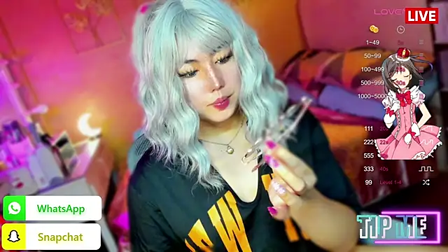 Snapshot of HOTnWILDalice chatting on 09.24.25 HOTnWILDalice online show from 09.24.25