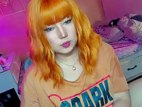 Snapshot of HOTnWILDalice chatting on 11.19.25 HOTnWILDalice online show from 11.19.25