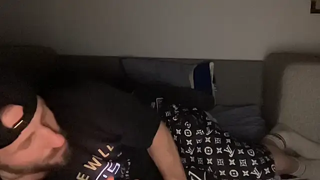 Snapshot of FckbbOy chatting on 12.23.25 FckbbOy online show from 12.23.25