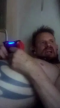 Snapshot of Skody31 chatting on 12.18.24 Skody31 online show from 12.18.24