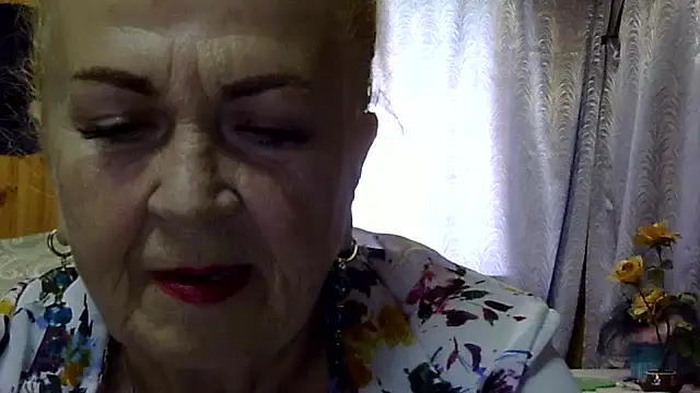 Emma52610 online show from 09.21.25