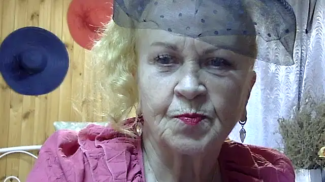 Emma52610 online show from 10.21.25