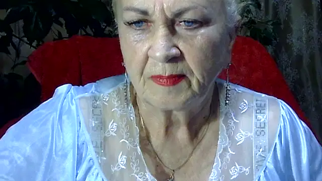 Emma52610 online show from 11.18.25