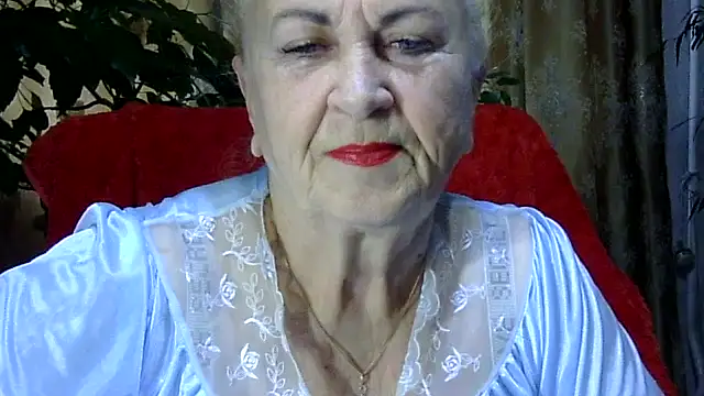 Emma52610 online show from 11.19.25