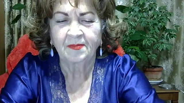 Emma52610 online show from 12.20.25